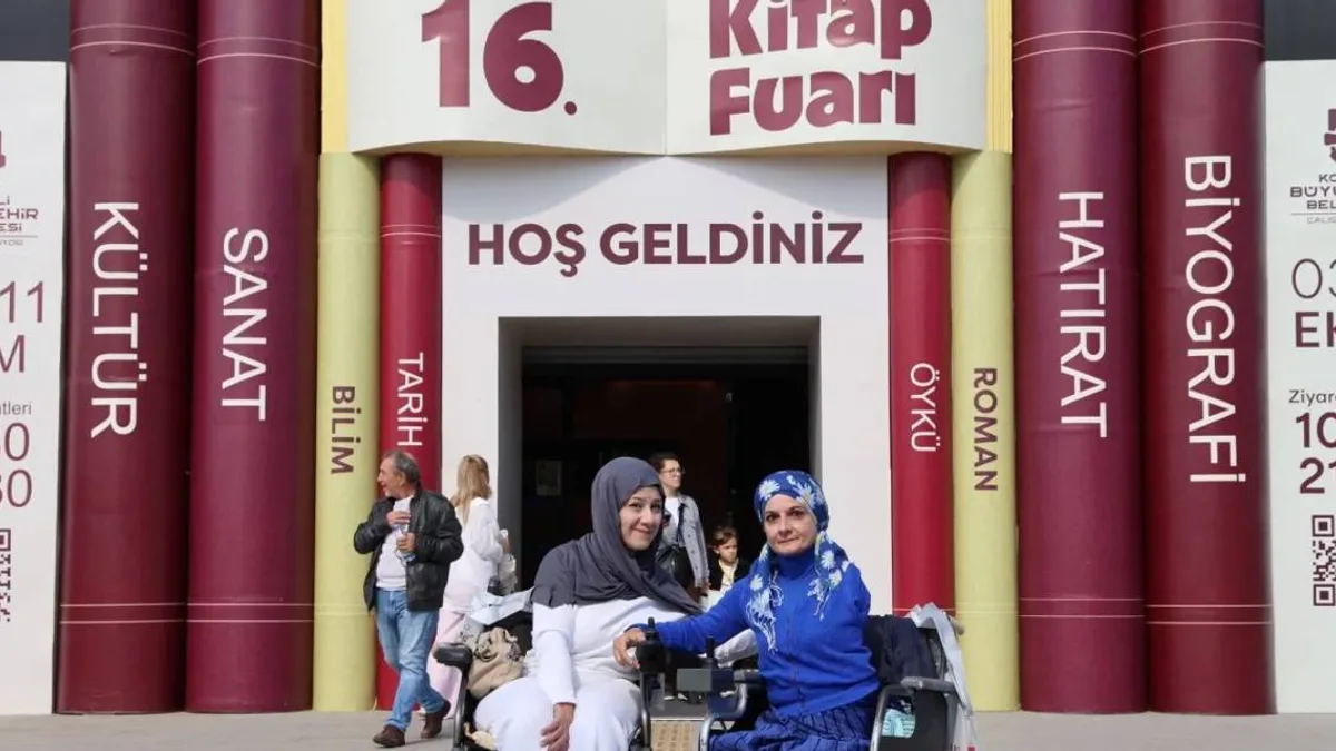 Kocaeli'de engelleri aşan taksi hizmetiyle kitap fuarı keşfi