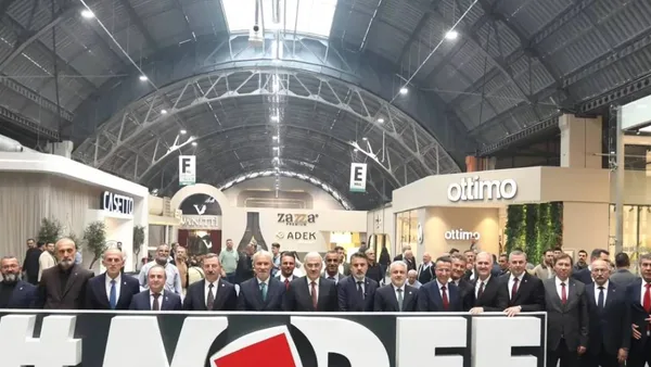 İnegöl Mobilya Fuarı açılış töreninden bir görüntü.