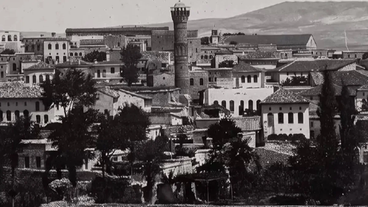 Antep Ermenileri kitabının kapak tasarımı.