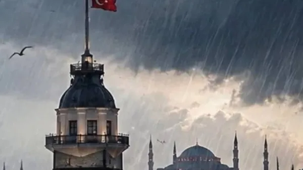 İstanbul'da beklenen kuvvetli yağış ve fırtına uyarısı.