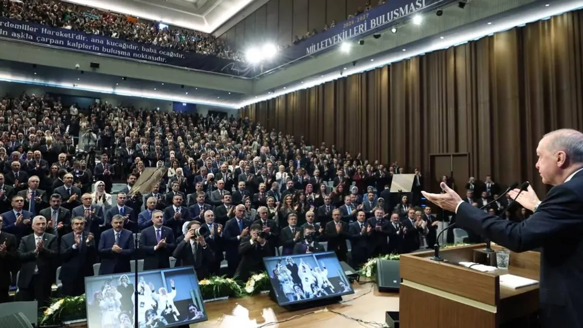 Yeni yasama yılına güçlü mesajlarla başlandı