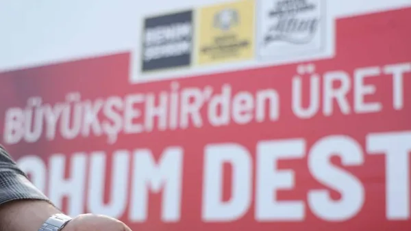 Konya Büyükşehir Belediyesi, çiftçilere Macar Fiği tohumu desteği sağlıyor.