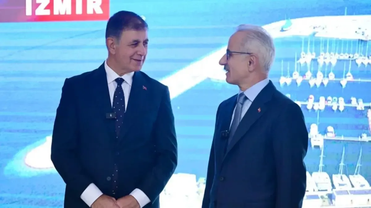 İzmir Büyükşehir Belediye Başkanı Cemil Tugay ve Ulaştırma Bakanı Abdulkadir Uraloğlu ankara'da bir araya geldi.