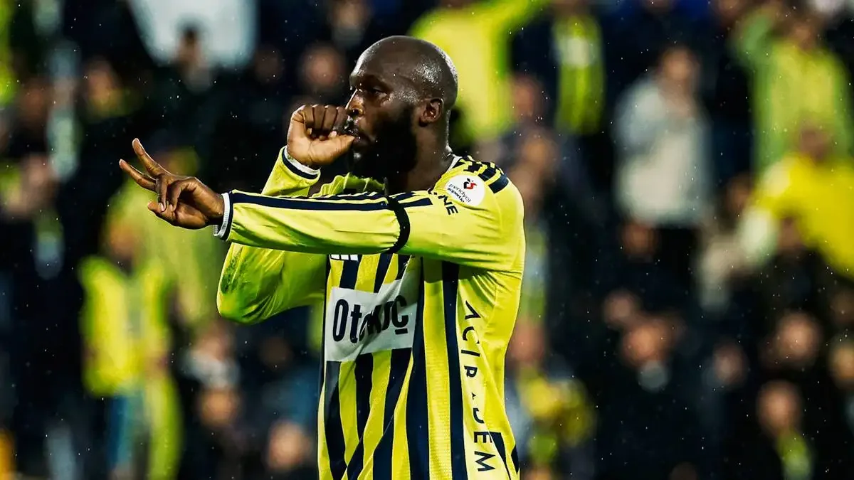 Fenerbahçe evinde 3 puanı 3 golle aldı.