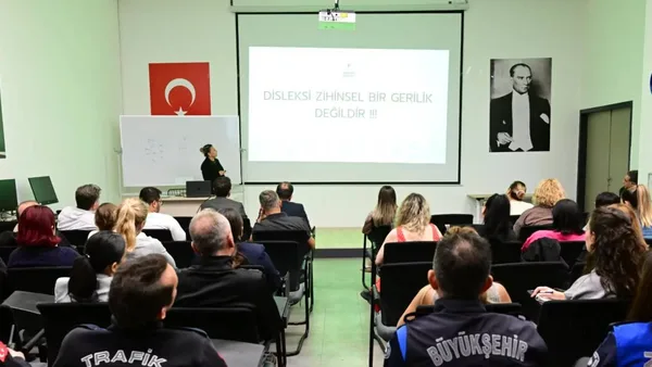 Manisa Büyükşehir Belediyesi disleksi farkındalığı eğitimi semineri.