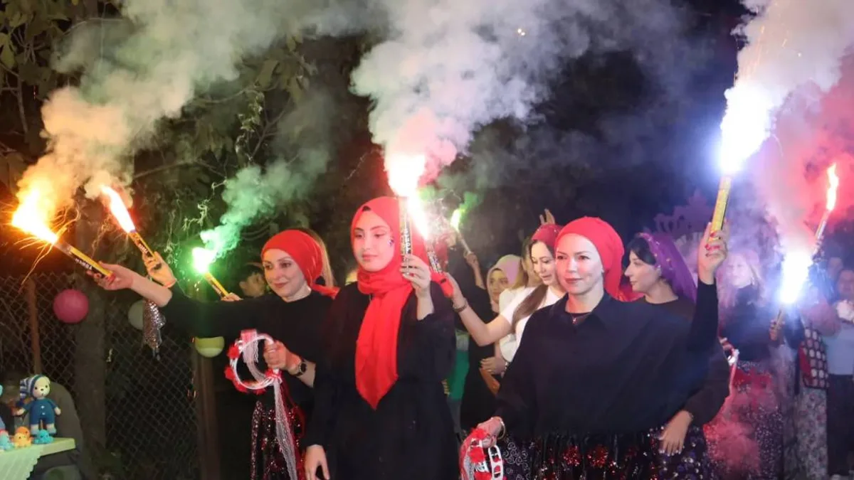 İzmit'te geleneksel şalvar gecesi coşkusu