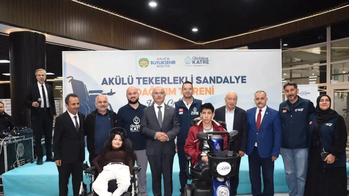 Malatya'da engelli bireylere 80 akülü sandalye ulaştırıldı