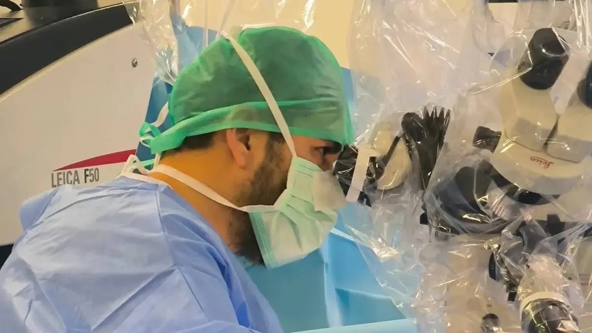 Op. Dr. Tahsin Saygı ve ekibinin beyin sinir bağlantılarına yönelik araştırması uluslararası alanda büyük ilgi gördü.