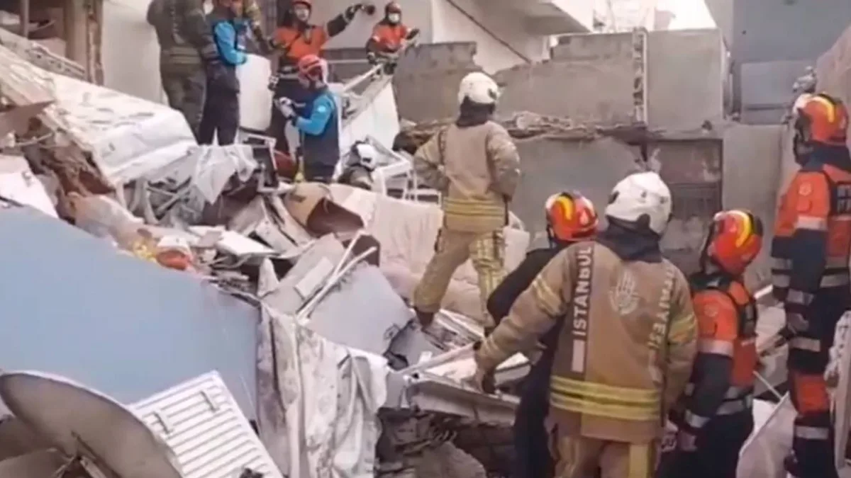 Maltepe'de bina çökmesi: Kurtarma ekipleri seferber oldu