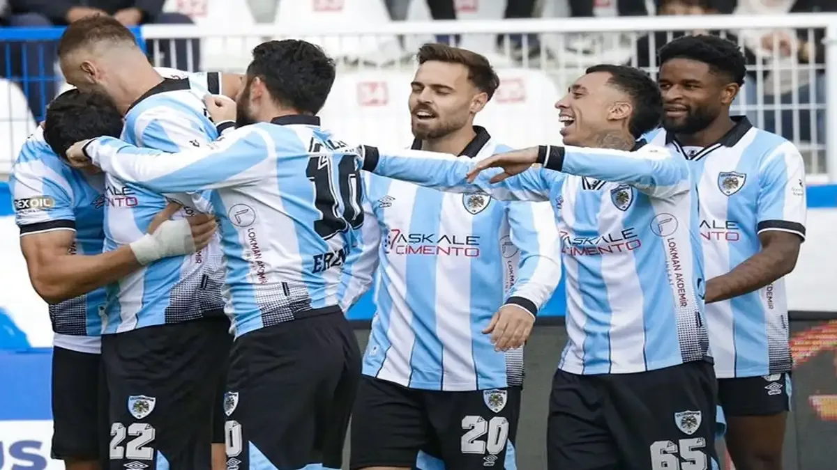 Erzurumspor evinde Eyüpspor'u 2-0 mağlup etti.