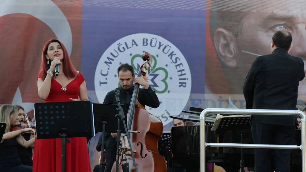 Akyaka'da sanatseverler halet çambel ve nail çakırhan'ı andı