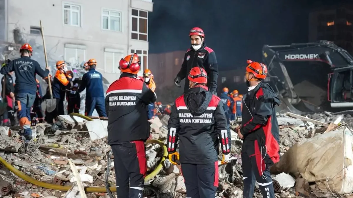 Maltepe'deki göçükte yürek yakan kayıplar: 5 can gitti