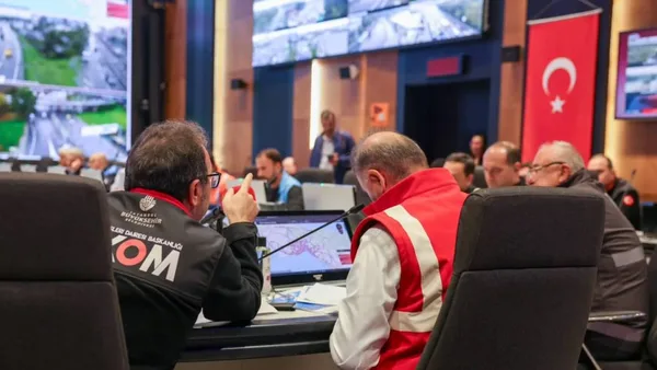 İstanbul'da hasar tespit çalışmaları sürüyor.