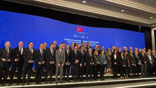 Kütahya Belediyesi'nin dijitalleşme projesi plaket töreni
