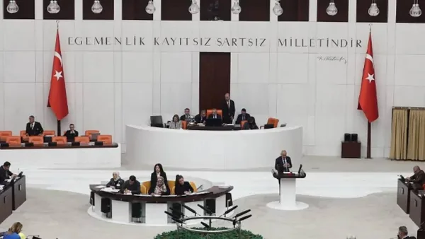 TBMM Genel Kurulu'nda Türk Kızılay Kanunu Teklifi görüşmeleri sırasında milletvekilleri konuşma yapıyor.