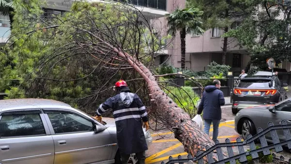 İstanbul'da sağanak yağış sonrası su baskınları