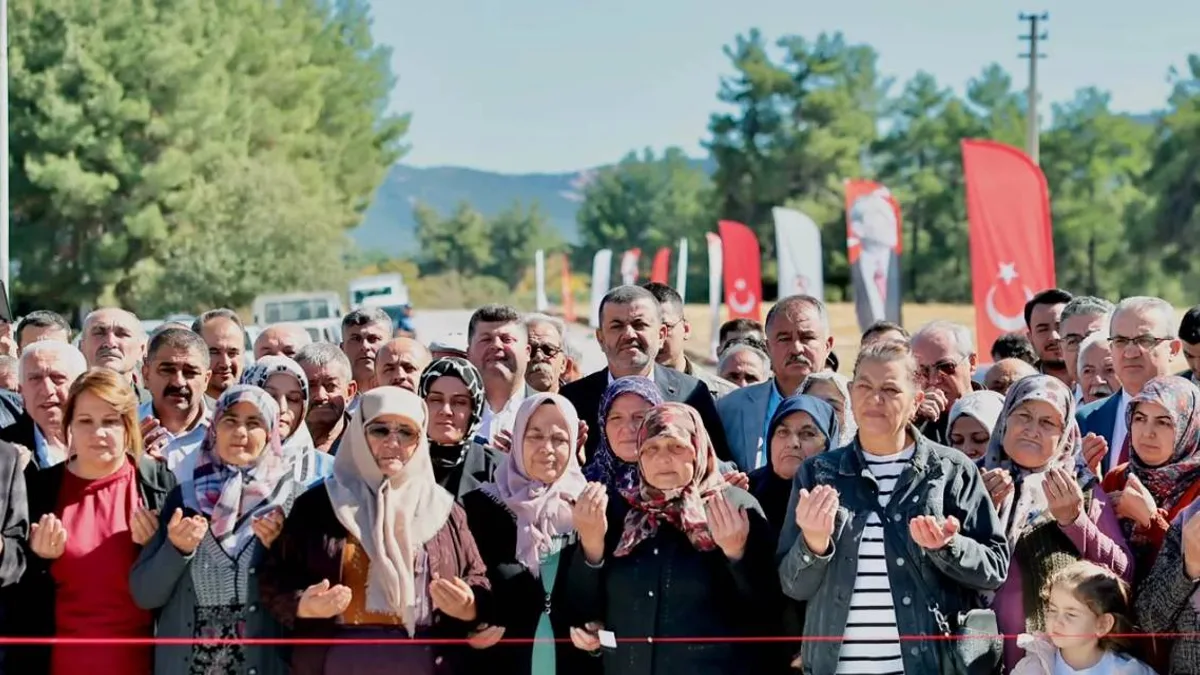 Denizli'de gülbağlık yolu hizmete girdi