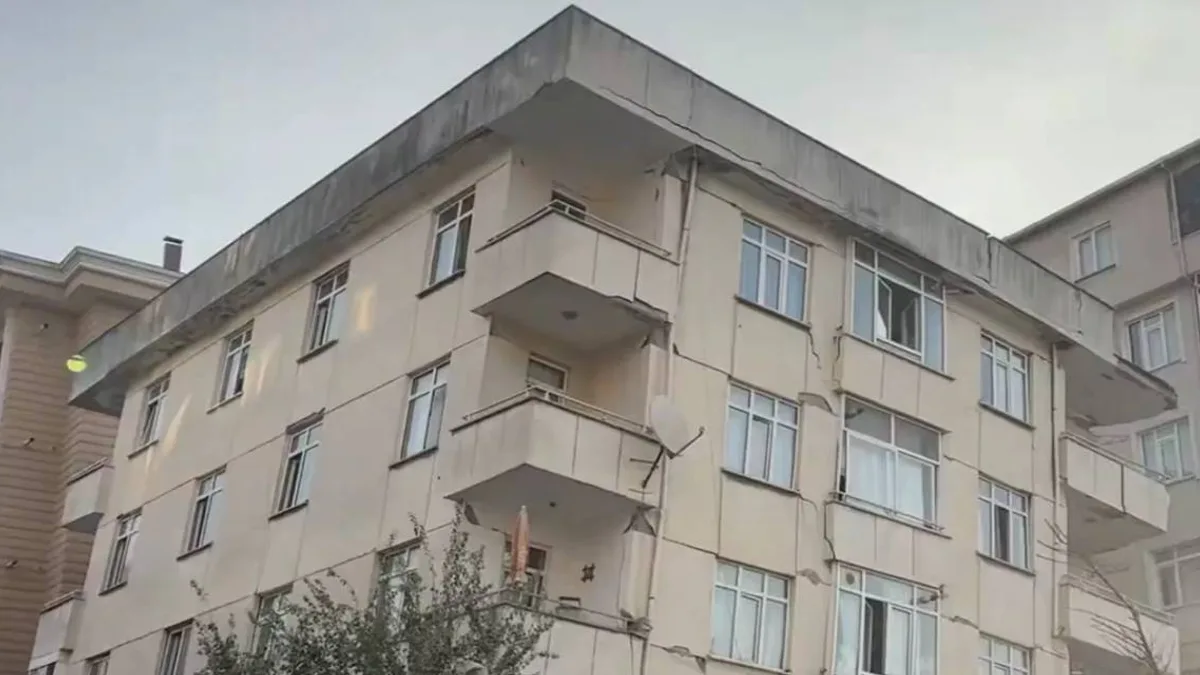 Maltepe'deki çökme sonrası binalarda dikkatli olunmalı