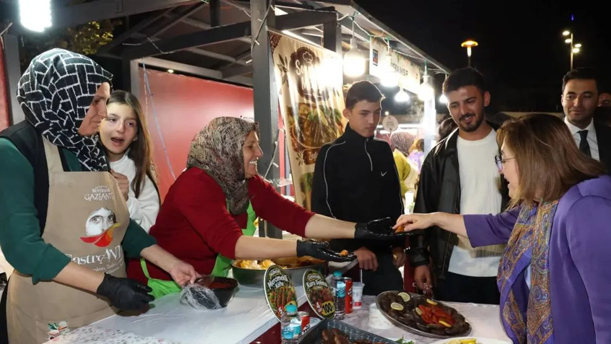 GastroAntep festivaline başkan şahin'den özel ziyaret
