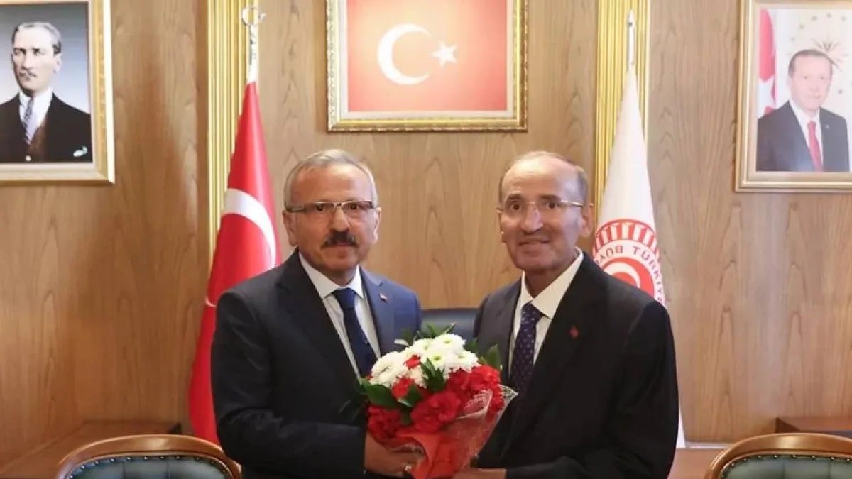 Yeni başkan vekili görevine başladı: Beyazıt, Bozdağ'dan devraldı