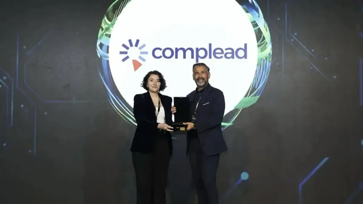 Complead ekibi Deloitte Technology Fast 50 listesindeki başarısını kutluyor.