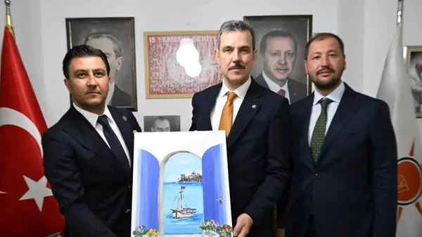 Mustafa Esgin, Bodrum'daki AK Parti teşkilatını ziyaret etti.