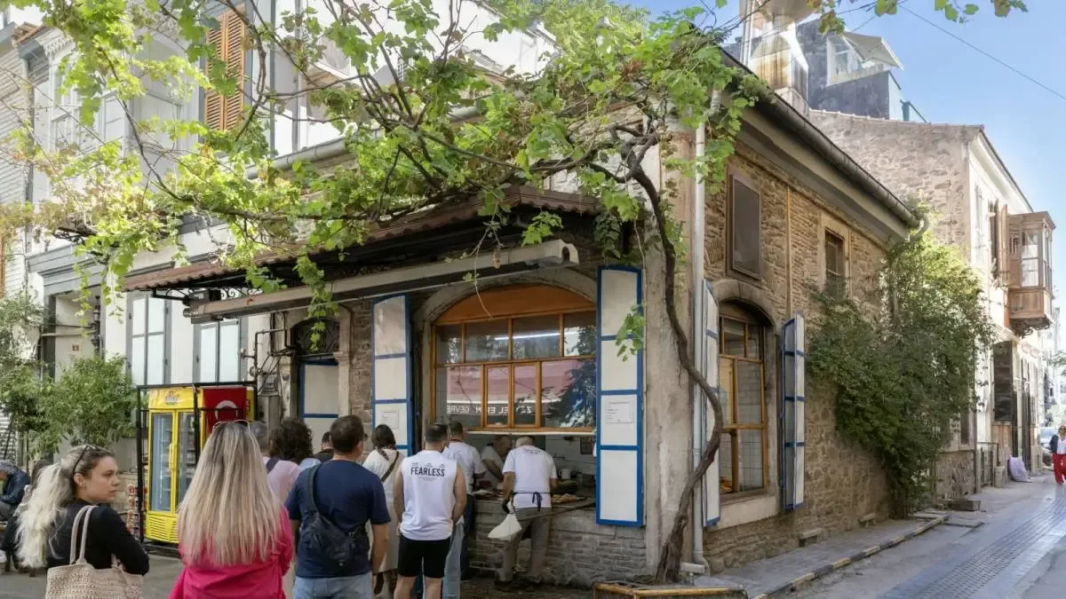İzmir Büyükşehir Belediyesinin düzenlediği Tarihe Saygı Yerel Koruma Ödülleri sahiplerini buldu.
