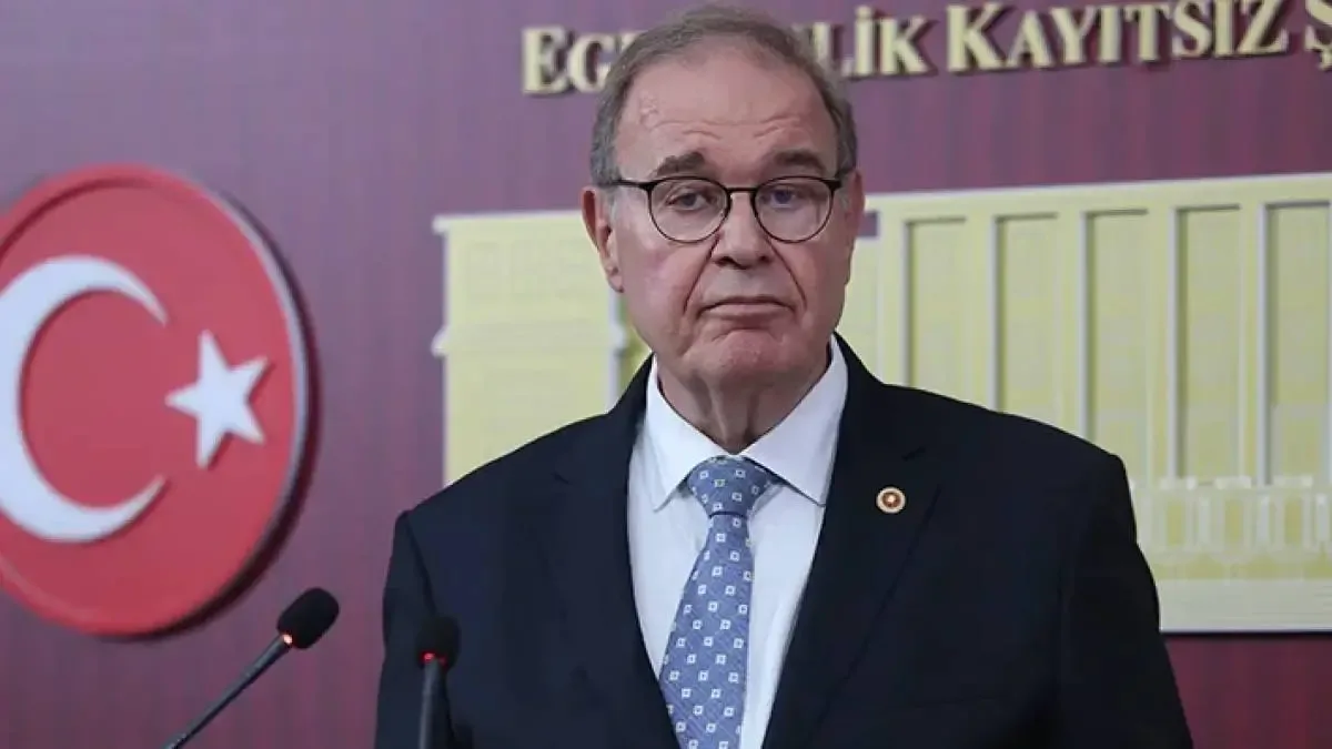 CHP Grup Başkanı Faik Öztrak Meclis te basın toplantısı düzenledi.
