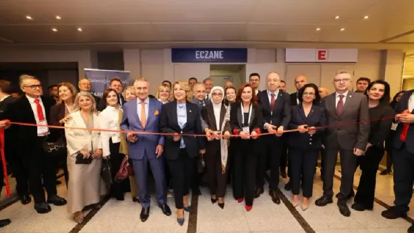 Eczacılardan yapay zekâ tedavisi ve sahte ilaç uyarısı - Detay Görsel 1