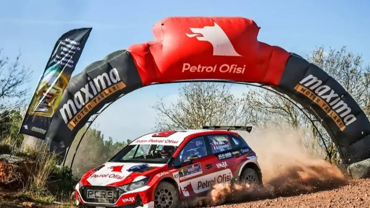 Kocaeli Büyükşehir Rallisi start seremonisi gerçekleştirildi.