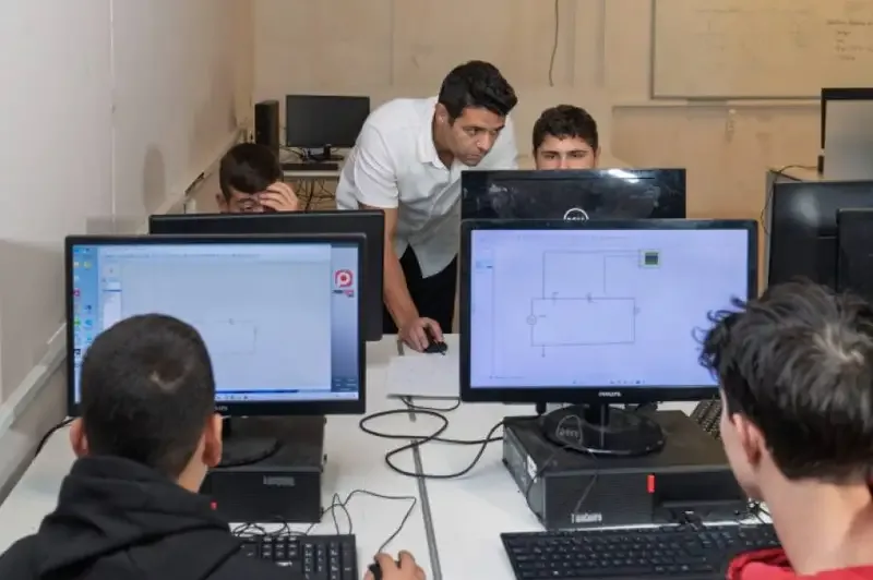 İş'te İzmir platformu ile iş bulup ders vermeye başladı - Detay Görsel 1
