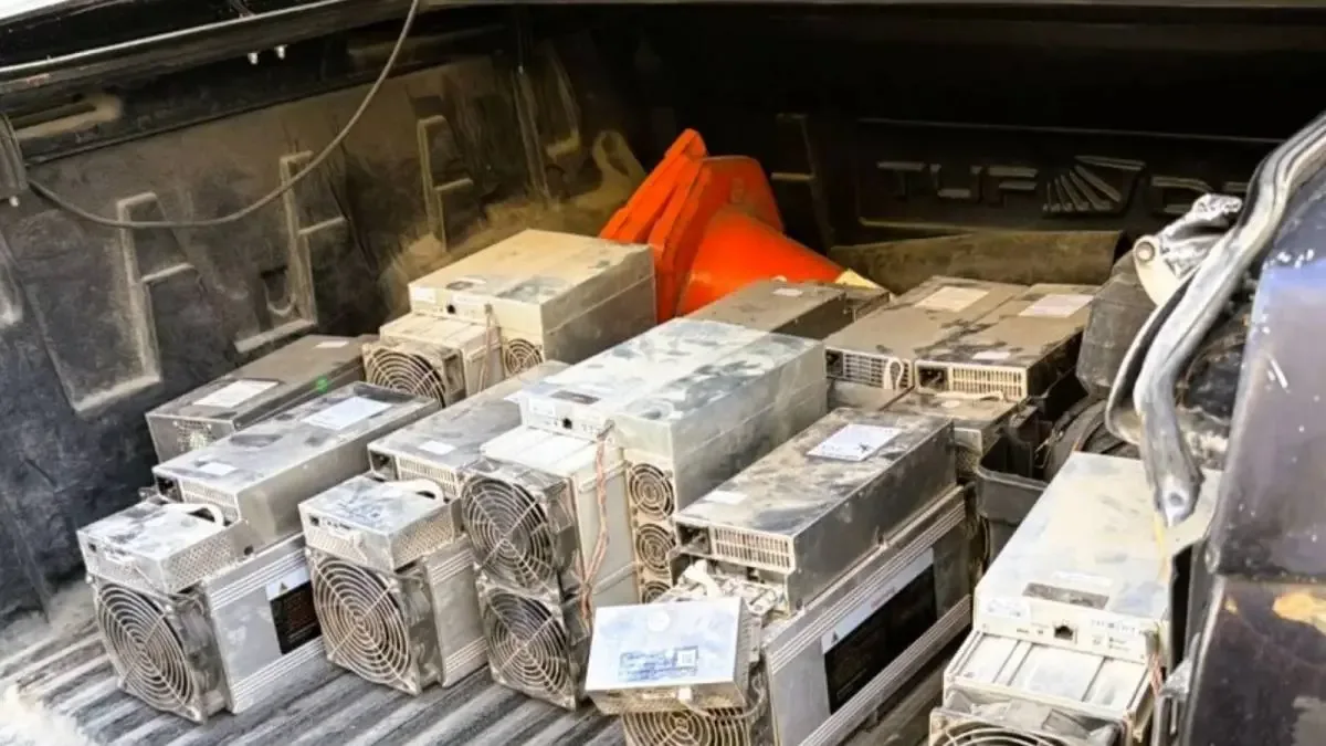 Mardin'in Nusaybin ilçesinde kaçak elektrikle kripto para üretimi yapıldığı tespit edildi.
