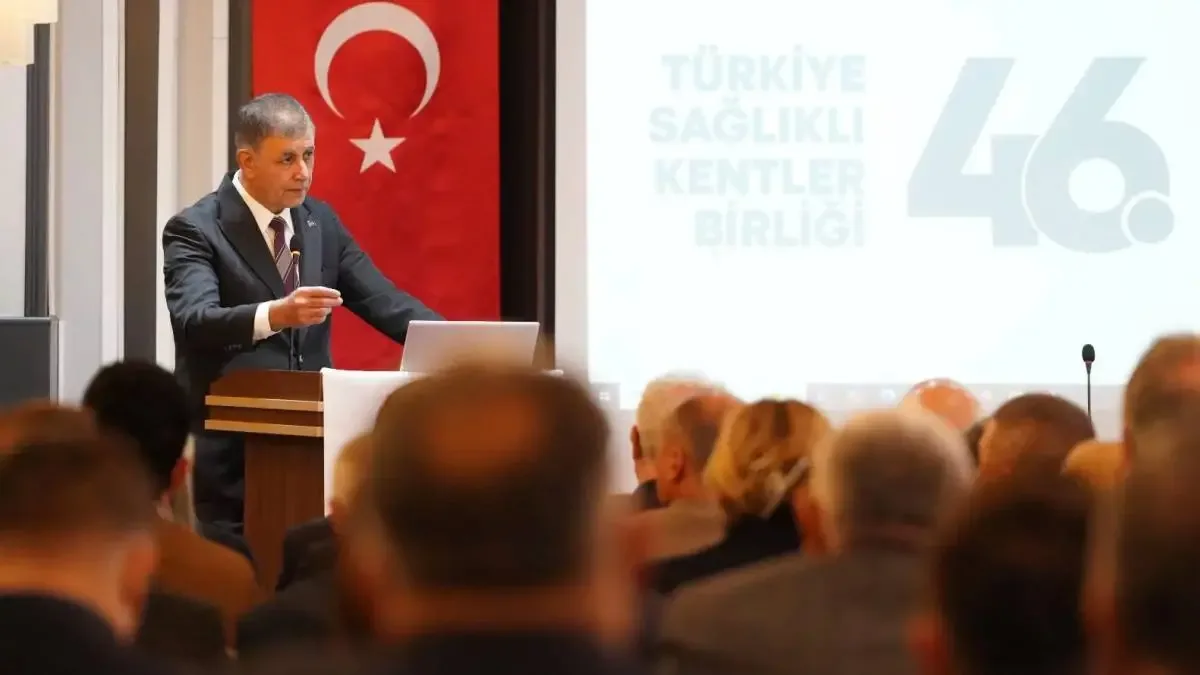 Başkan Dr. Cemil Tugay, toplantıda iklim krizi ve verimlilik konularına dikkat çekti.