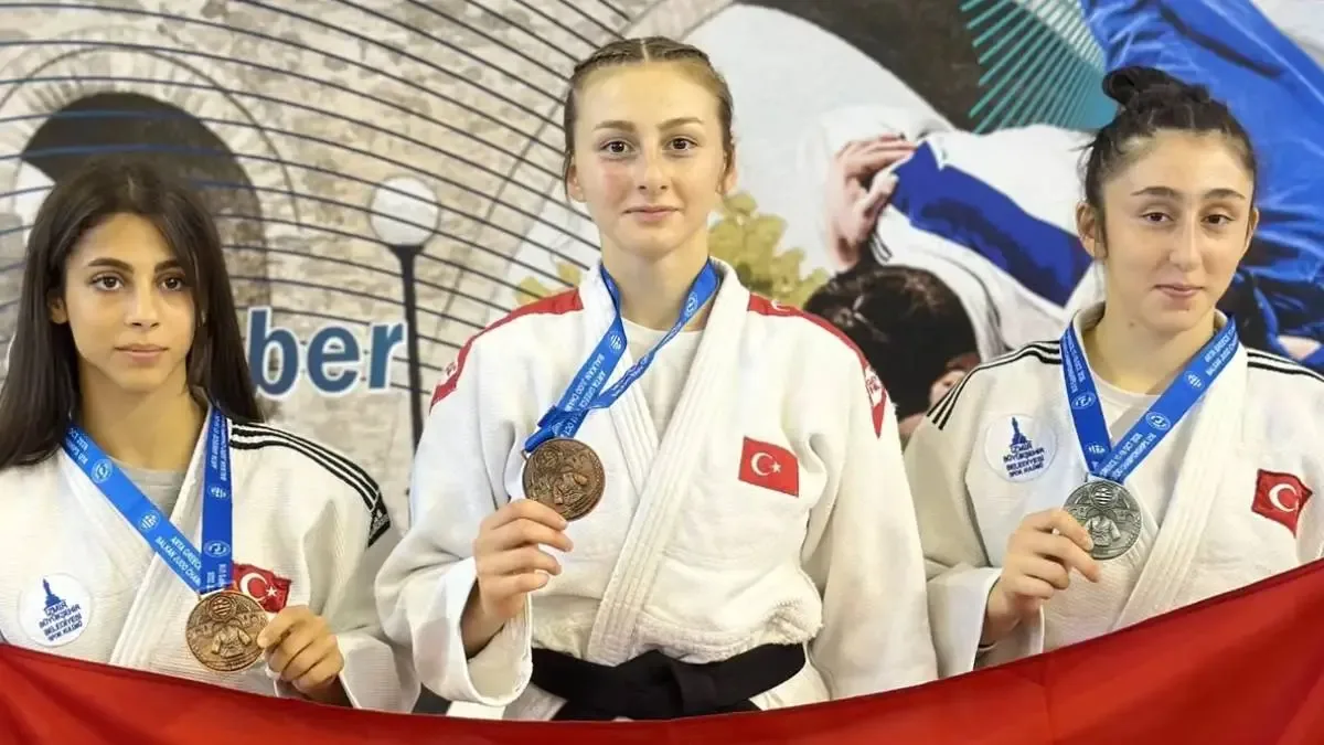 İzmirli judocular Yıldızlar Balkan Judo Şampiyonası'nda madalya kazandı.