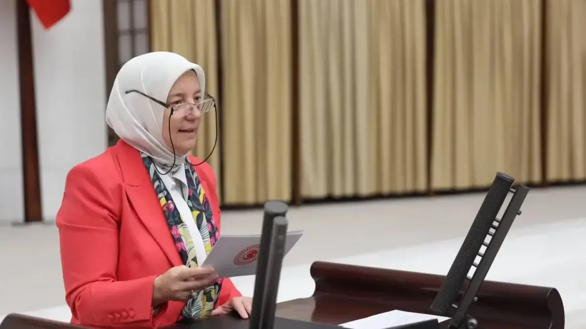 Emine Yavuz Gözgeç, kadın çiftçilerin tarımdaki rolünü anlattı.
