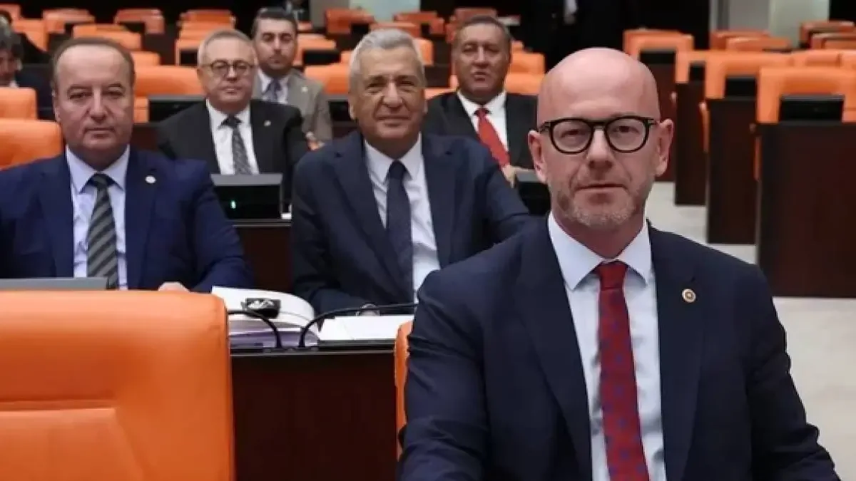 Serkan Sarı, TBMM'de ekonomik sorunlara dair konuşma yapıyor.