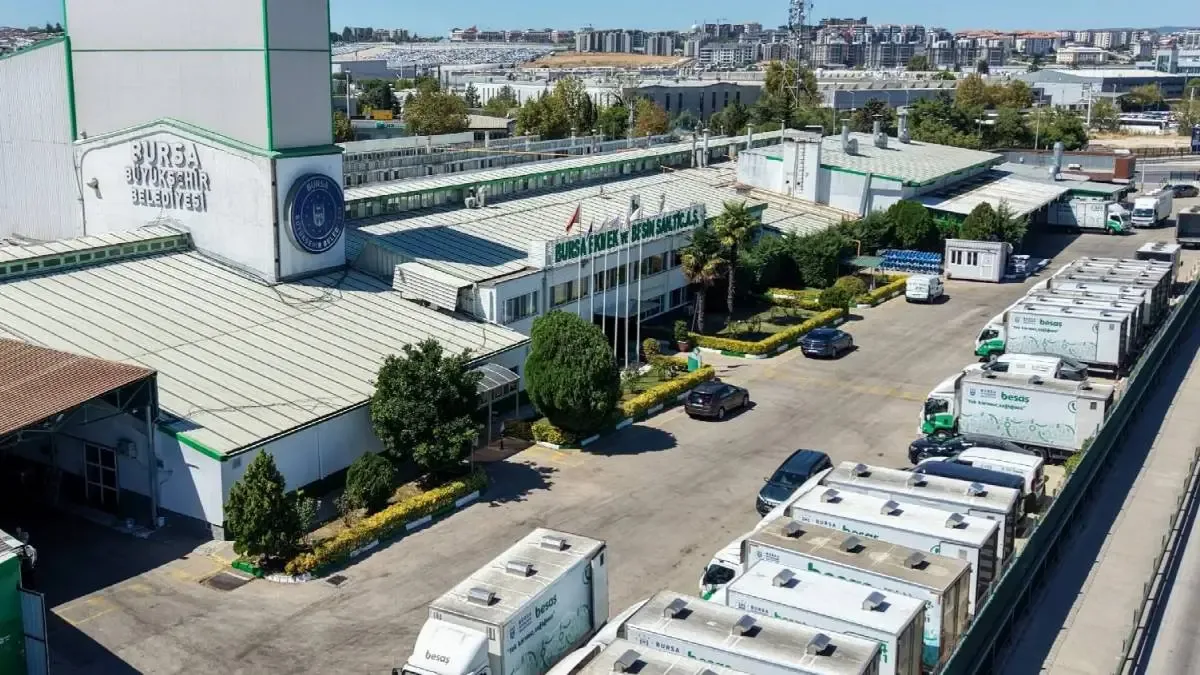 BESAŞ, Bursa'da hijyenik koşullarda ekmek ve süt ürünleri üretiyor.