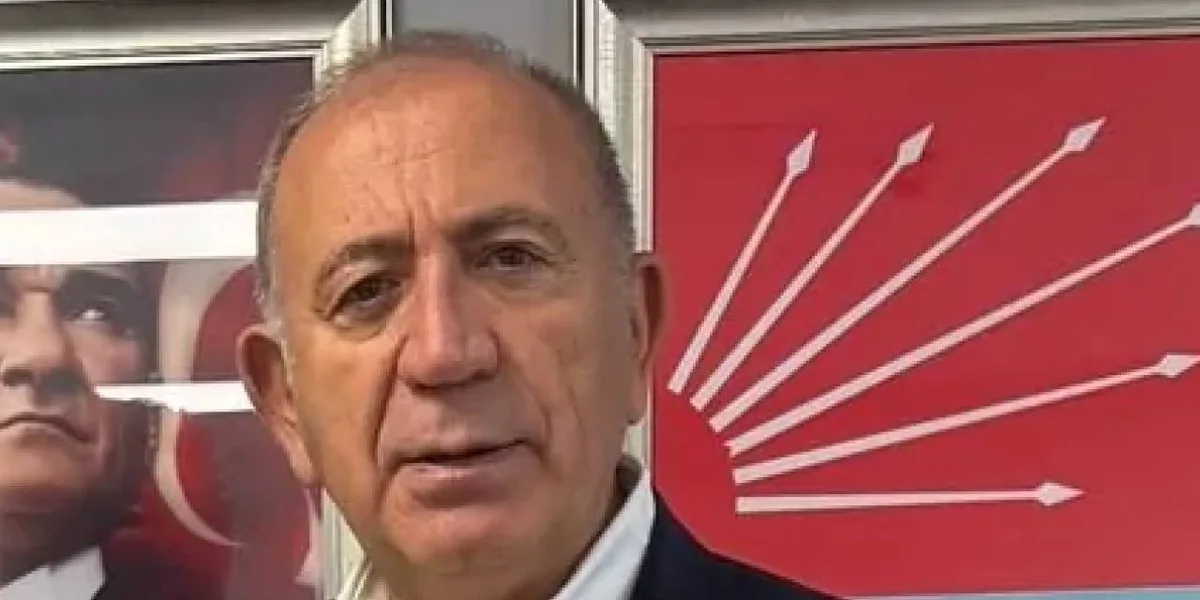 Gürsel Tekin, yeni görevine atanırken görüntüleniyor.