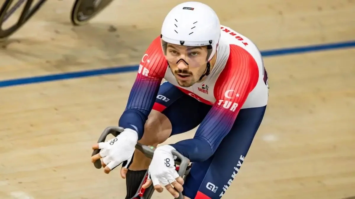 Ramazan Yılmaz, UCI Pist Bisikleti Dünya Sıralaması'nda 1'inciliğe yükseldi.