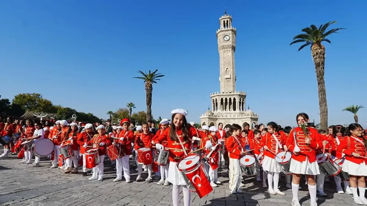 Cumhuriyet Bayramı kutlamalarında bando gösterisi yapıldı.