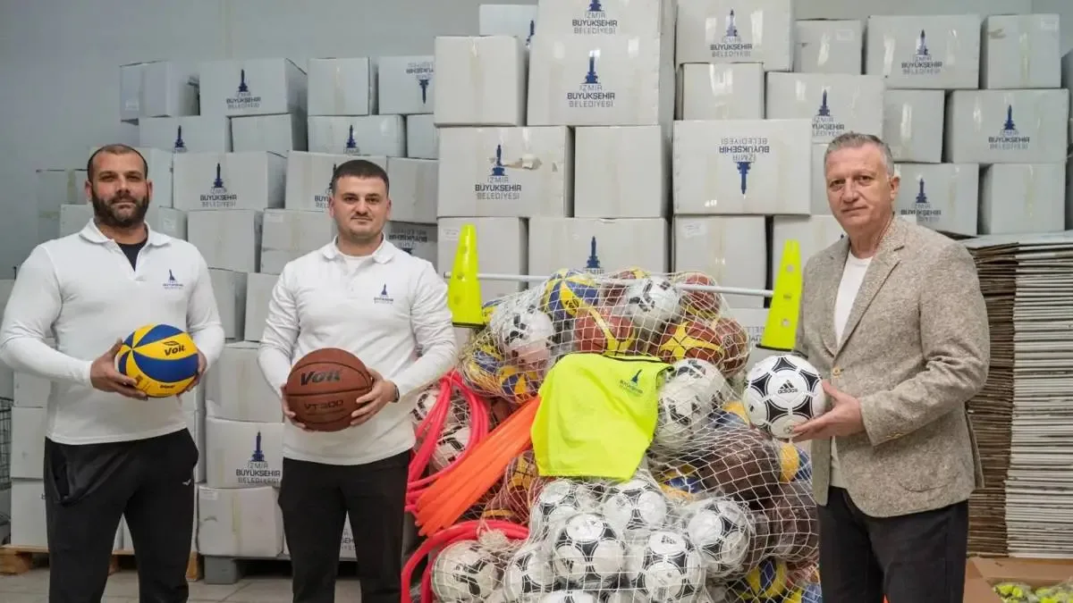 İzmir Büyükşehir Belediyesi amatör spor kulüplerine destek sağlıyor.