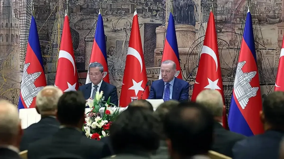 Cumhurbaşkanı Erdoğan ve Kamboçya Başbakanı Hun Manet ortak basın toplantısı düzenliyor.