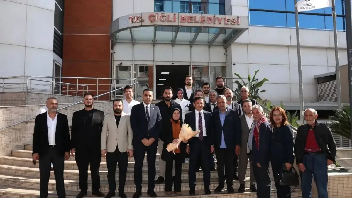 Hamza Dağ, Çiğli Belediye Başkanı Yıldız'ı ziyaret etti.