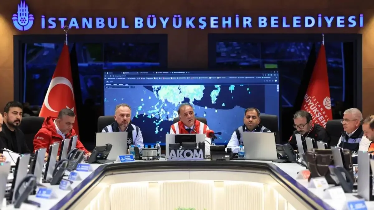 İstanbul'da kuvvetli sağanak yağış ve fırtına uyarısı yapıldı.