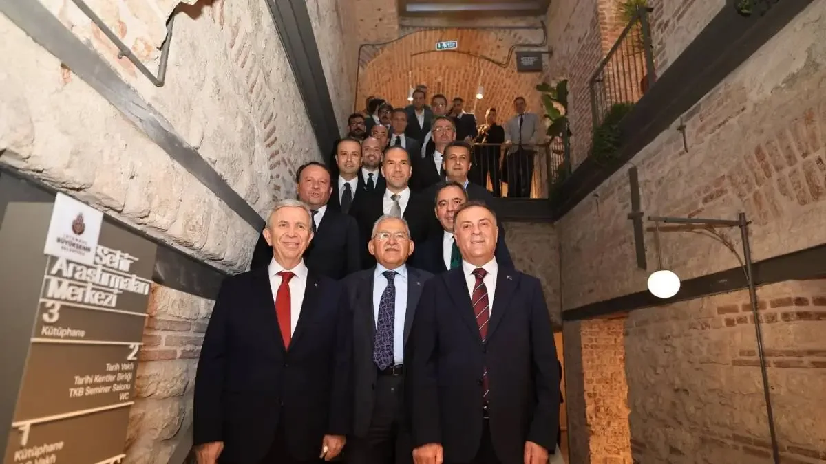 Tarihi Kuyumcu Han, restore edilerek Şehir Araştırmaları Merkezi olarak hizmete açıldı.