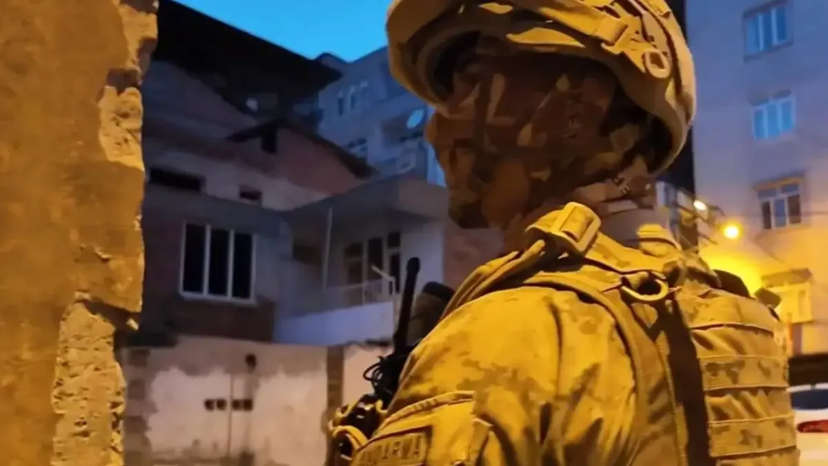 DEAŞ terör örgütüne yönelik düzenlenen operasyonlardan bir görüntü.