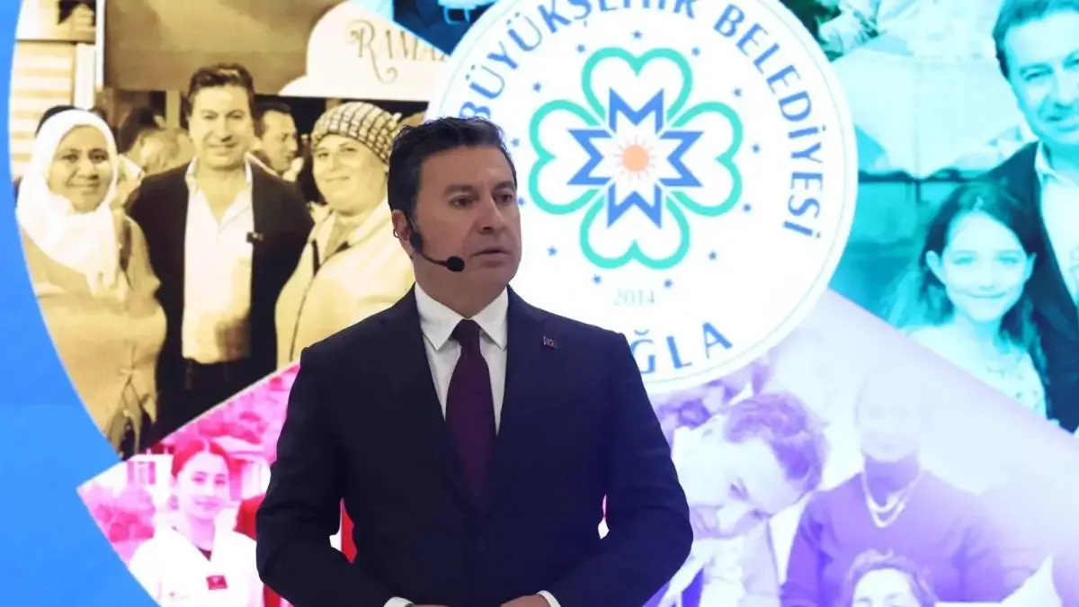 Muğla Büyükşehir Belediye Başkanı Ahmet Aras, bağımsız olarak görevine devam edeceğini açıkladı.