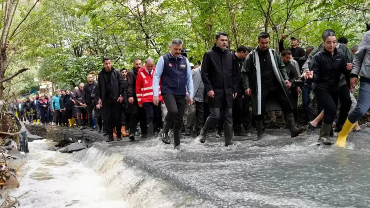 Bakan Kurum'dan Ayazağa'da sel sonrası açıklama