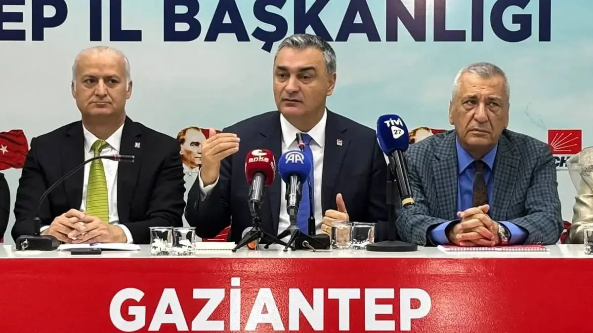 Müslim Sarı, İstanbul Büyükşehir Belediyesi için iş birliği çağrısında bulundu.
