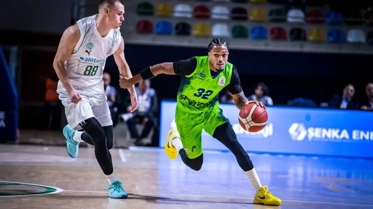 Tofaş Basketbol Takımı, BİOTEKNO Körfez Basket maçında mücadele ediyor.